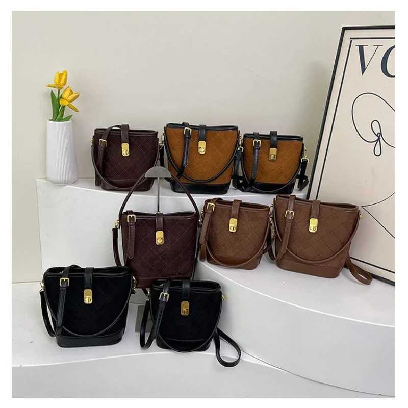 Elegant Shoulder Bag Womens Leather Handbag Crossbody Adaptable Messenger Function Luxury Brand TimelessW251117