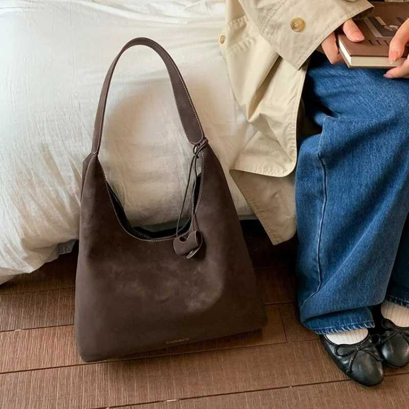 Elegant Messenger Bag for Women Crafted from Genuine Leather Luxury Brand Design Famous Designer TouchW251117