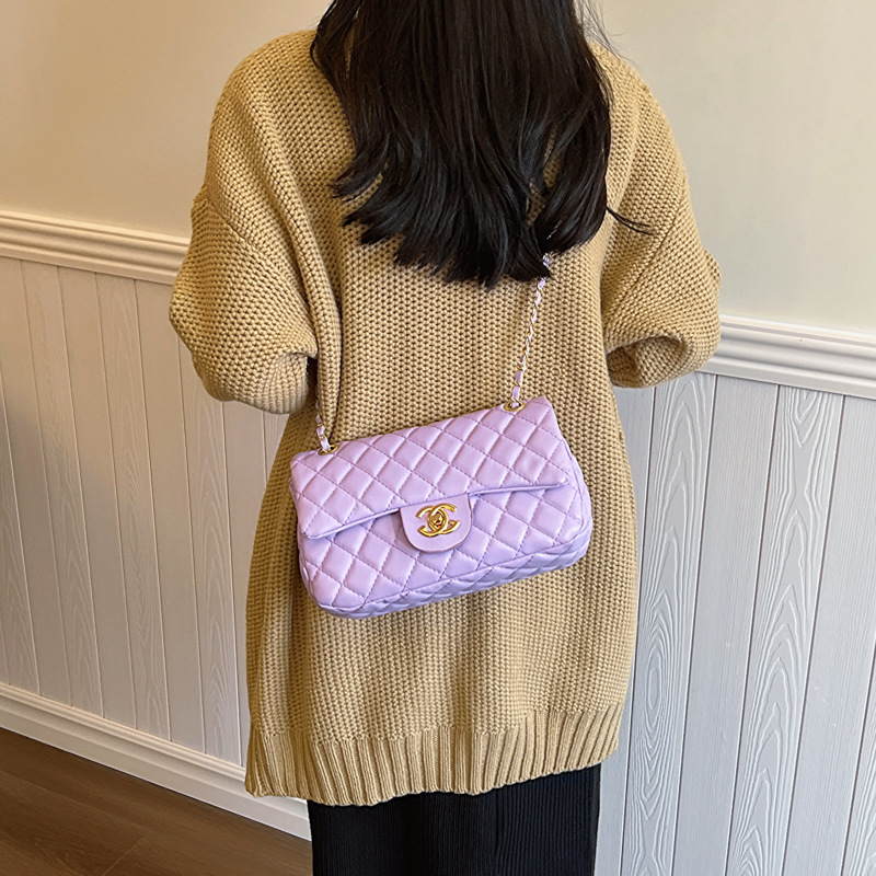 Chic Women's Small Fragrant Wind Messenger Bags - Versatile Shoulder Carrier with Sparkling Diamond Accents