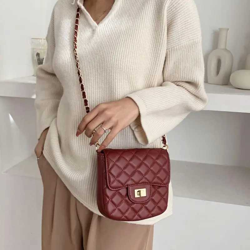 Fashion Diamond Chain Womens Bag 2024 Spring Popular New Shoulder Bag Joker Temperament Casual Small BagW251117