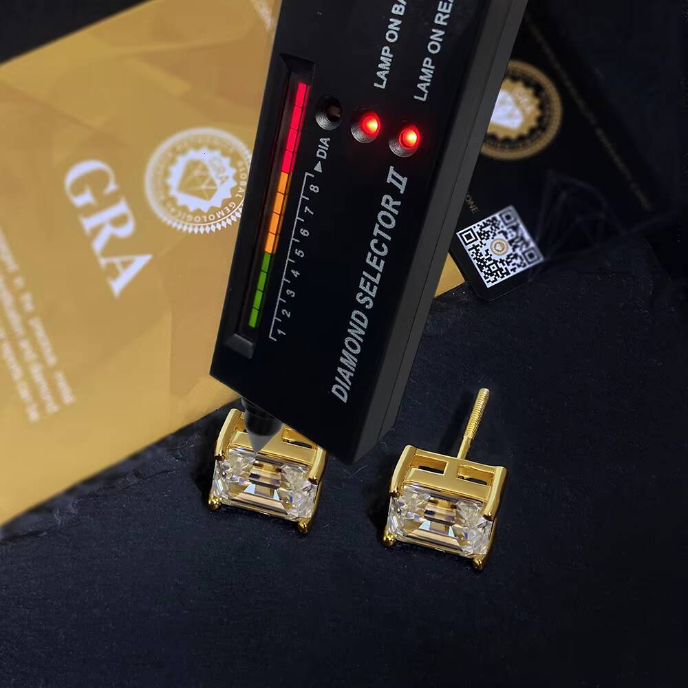 S925 Silver Earring Moissanite VVVS Four-prong Single Diamond Classic Silver 66mm Round Brilliant Cut Screwback Stud Earrings