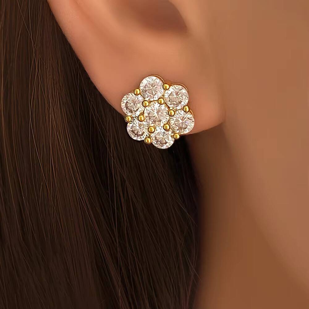 Wholesale Luxury Fashion S925 Sterling Silver Flower Earrings Gold Plated with Full CZ Cluster Studs Zircon Main Stone for Women
