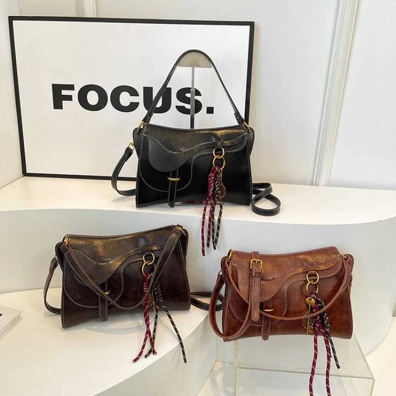 Elegant High-End Shopper Bag For Fashionable Women With Large Capacity Solid Color And Versatile Commuter UseW251117