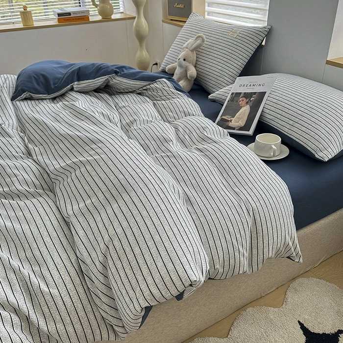 2025 New Simple and Skin-friendly Four-piece Set of Bed Sheets and Duvet Covers Student Striped Checkered Quilt CoverM251118