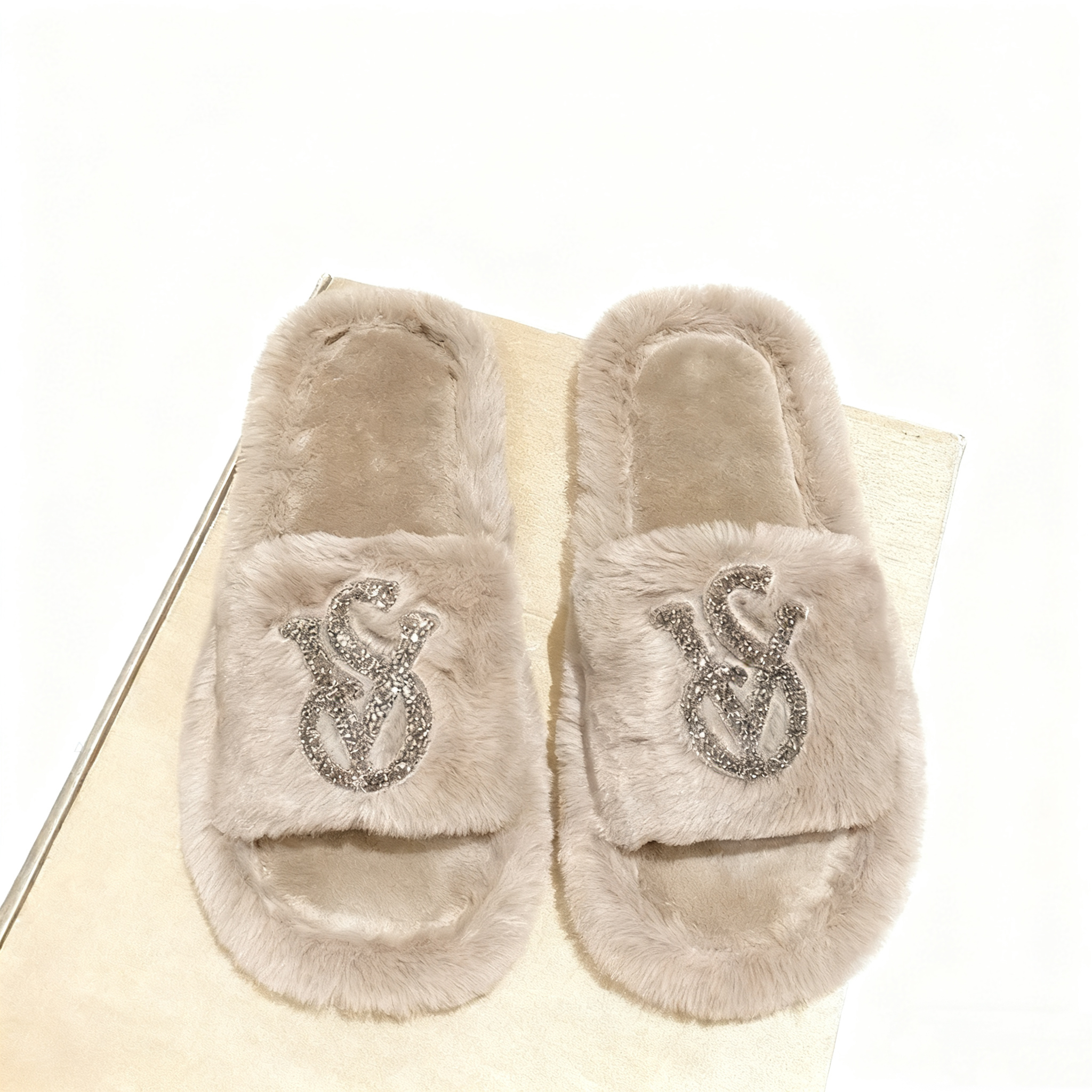 Women's Faux Fur Slides Slippers Winter Warm Rhinestone Decor Open-Toe House Shoes Fluffy Indoor Outdoor Non-Slip Footwear
