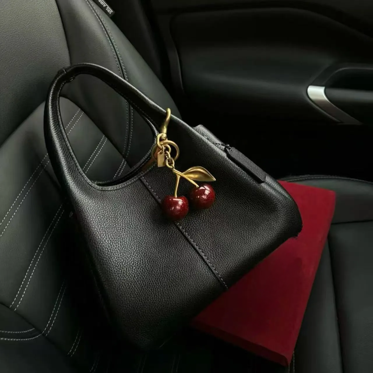 lana shoulder bag Designer Handbag for Women Shoulder Leather Fashion Lana Basket and Bucket Bag messenger crossbody bag Tote Large designer handbag the tote bag a4