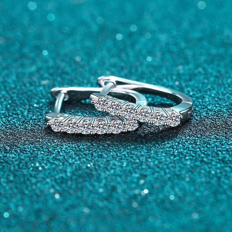 DHCollections 925 Silver Hoop Earrings with Classic Sparkle Stones for Women Minimalist Daily Wear