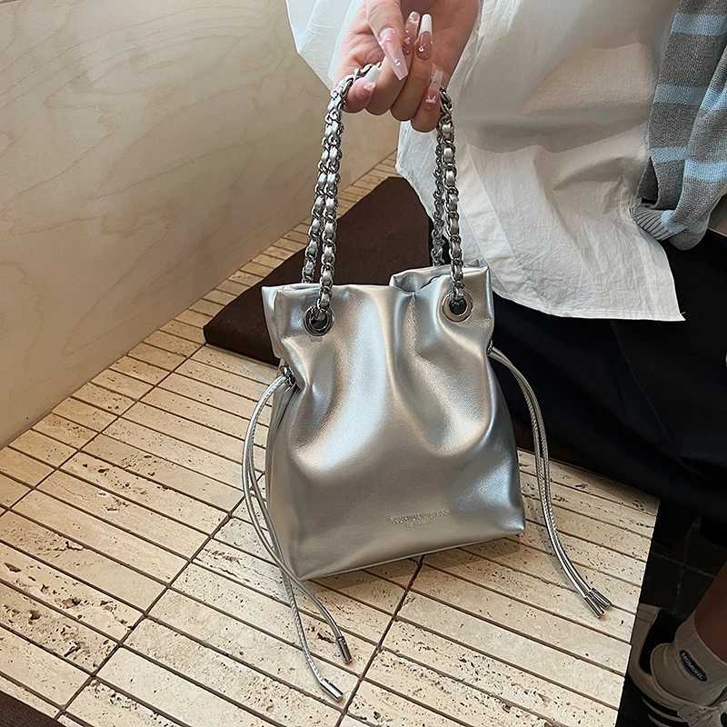 Korean Versatile Bucket Bag Trendy New Drawstring Design Chain Crossbody Bag for Women Fashion PU Leather Single Shoulder BagW251118