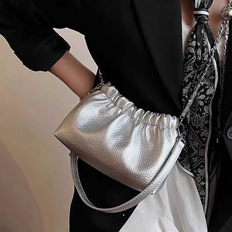 Womens PU Leather Chain Crossbody Bag Korean Edition Folded Drawstring Opening Design Bucket Bag Fashion Soft One Shoulder BagW251118