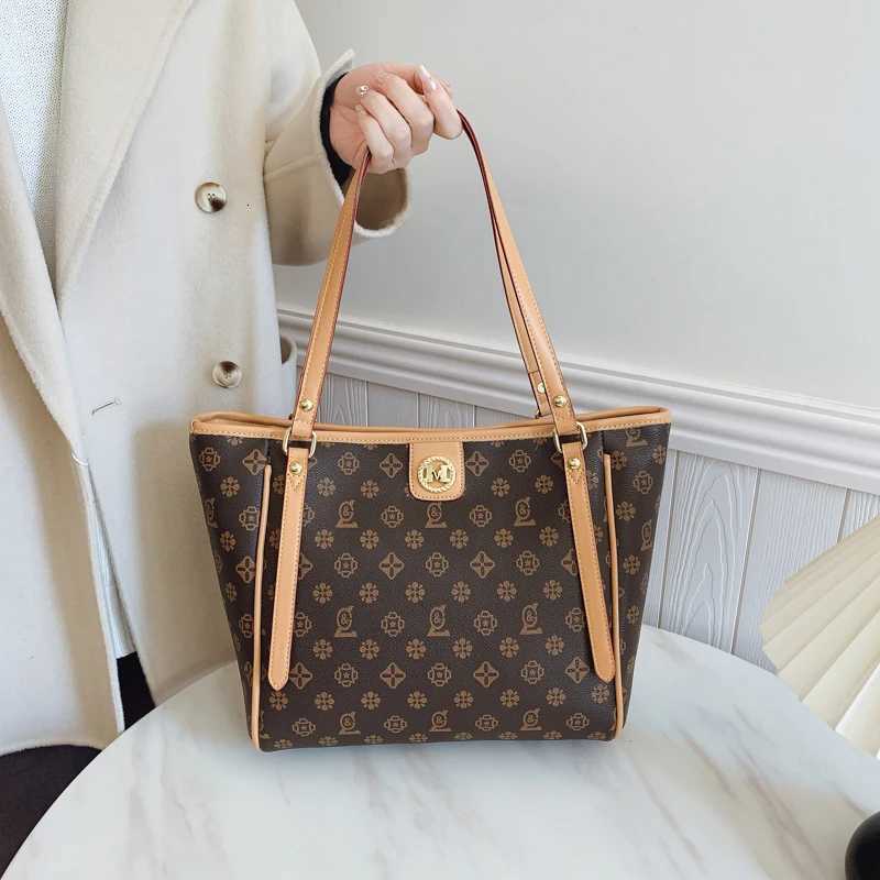 Premium Leather Messenger Bag for Ladies Designed by Famous Designer Luxury Brand Popular Classic Elegant WomenW251118