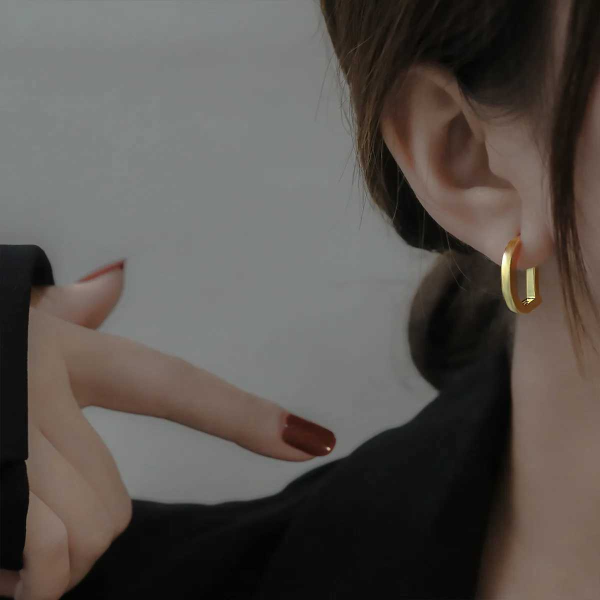 European and American letter B earrings fashionable stainless steel womens earrings 2023 new jewelryXJ250418