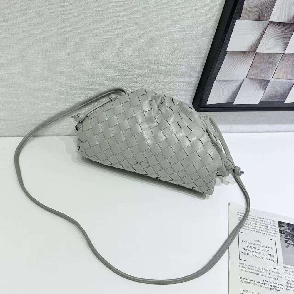 Free shipping designer bags Cross-Border Trendy Hand-Woven Cloud 2025 New European and American Fashion Single Shoulder Crossbody Dumpling Bag
