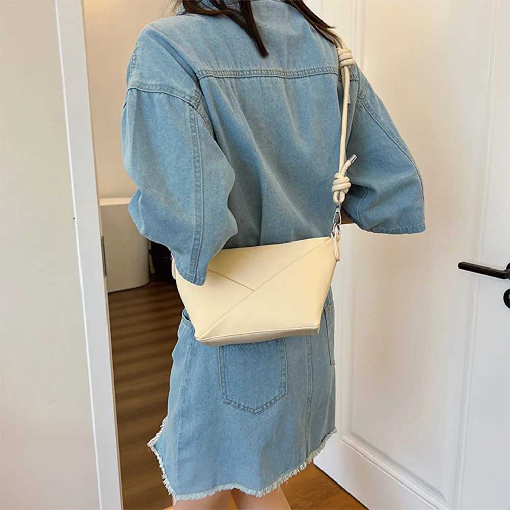 Geometric PU Leather Shoulder Bag Zipper Closure Underarm Bag Commuter Messenger Handbag for Women Work Shopping TravelW251118