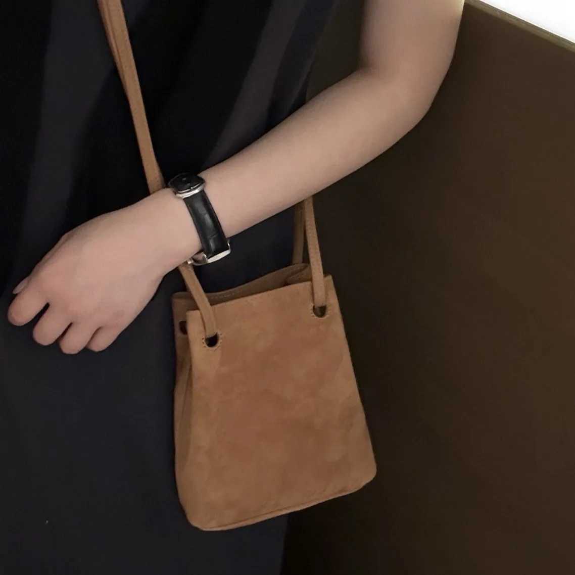 2025 New Head Matte Suede Drawstring Lucky Bag Bucket Bag Fashionable and Versatile Single Shoulder Cross Shoulder Small BagW251118