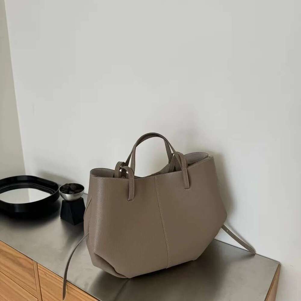 FIRMRANBags FrenBags Elegant Foldable Women's Handbag Shoulder Bag Shopping Tote High-Quality Cowhide Wing Design PouBags Bagsic