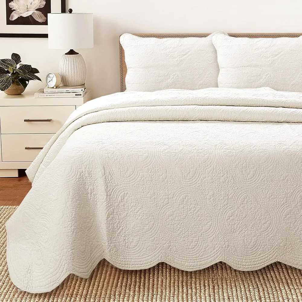 100 Cotton Medallion Off White Matelasse Embossed Bedding Quilt Set Reversible Lightweight BedspreadM251118