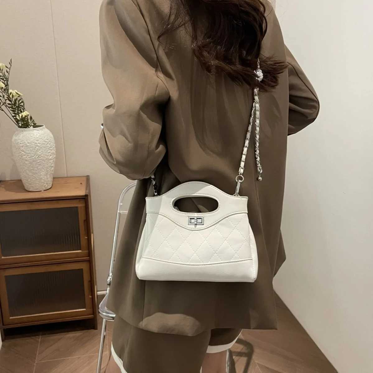 Women Vintage Fashion Chain Crossbody Bag Office Lady Versatile Shoulder Bag High Quality PU Leather HandbagW251118