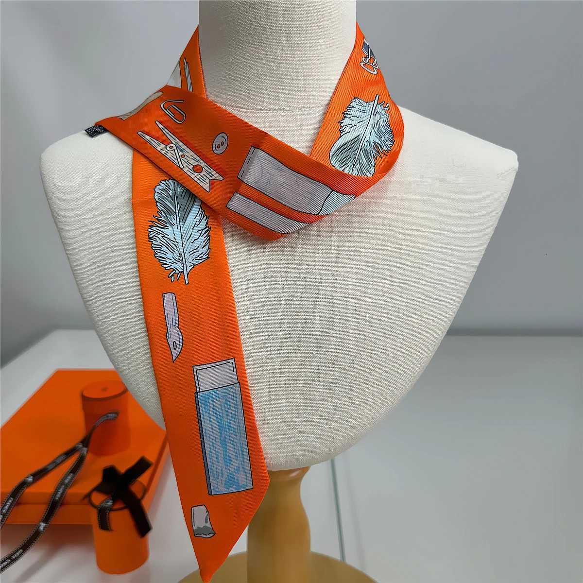 Cartoon Pattern Luxury Skinny Bag Scarves Twill Silk Scarf Women Fashion Scarf Brand Design Foulard Neckerchief Hair HeadbandXJ251118