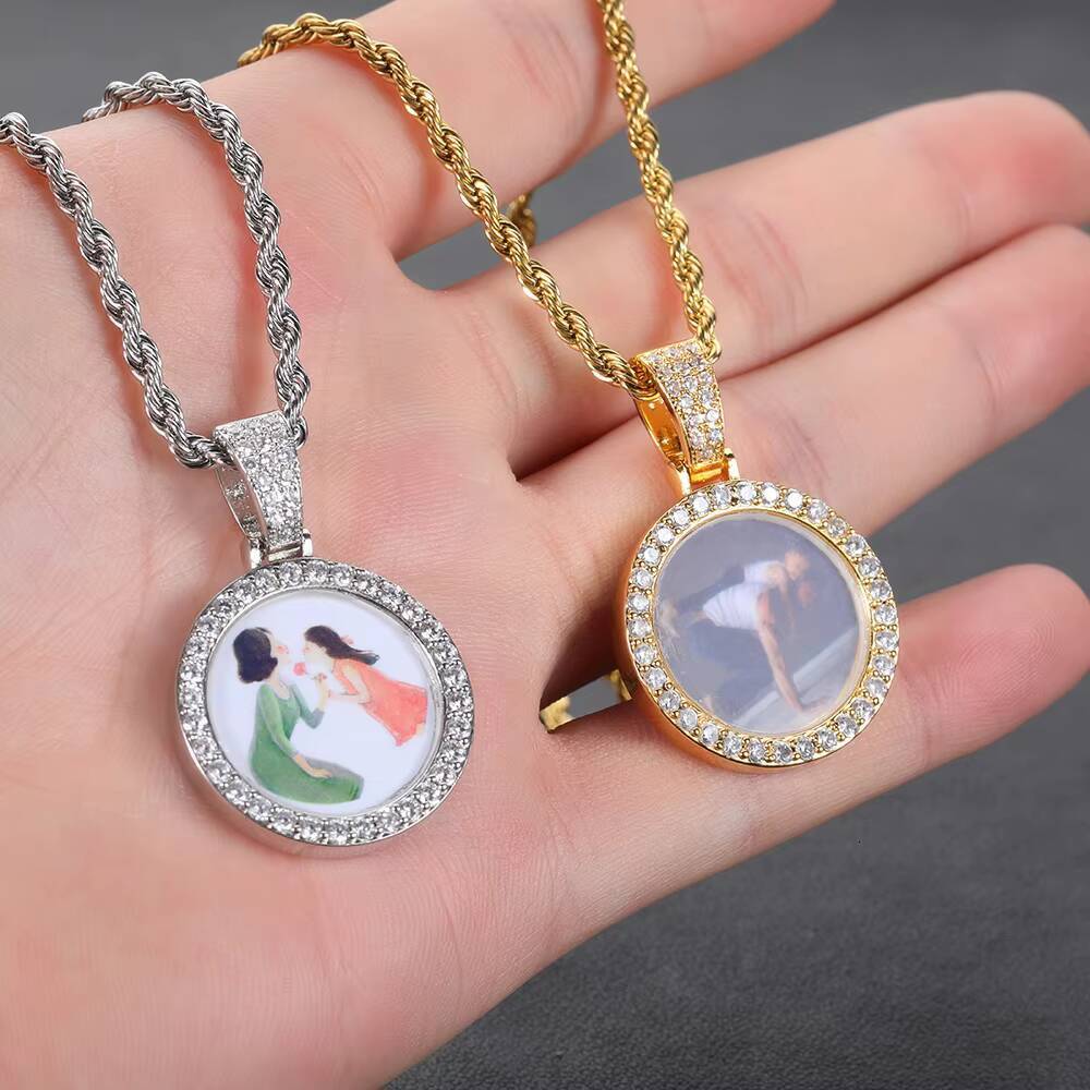 Laboratory cultivation of Moissanite Custom Photo Frame Locket Pendant Necklace Women 25mm Personalized Memory Picture Iced Out 18K Gold Charm Pendant