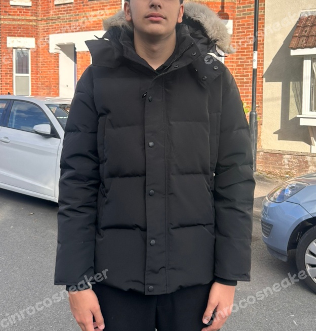 Winter Men Down Jackets Real Coyote Fur Designer Homme Puffer Windbreaker Jassen Outerwear Hooded Fourrure Manteau Down Jacket Coat Hiver Parka Doudoune