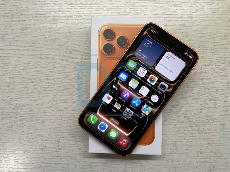 unlocked Apple iPhone XR converted to iPhone 17 Pro style phone 4G LTE 17 Pro original box sealed packaging 3GB RAM+256GB ROM OLED screen battery 100%