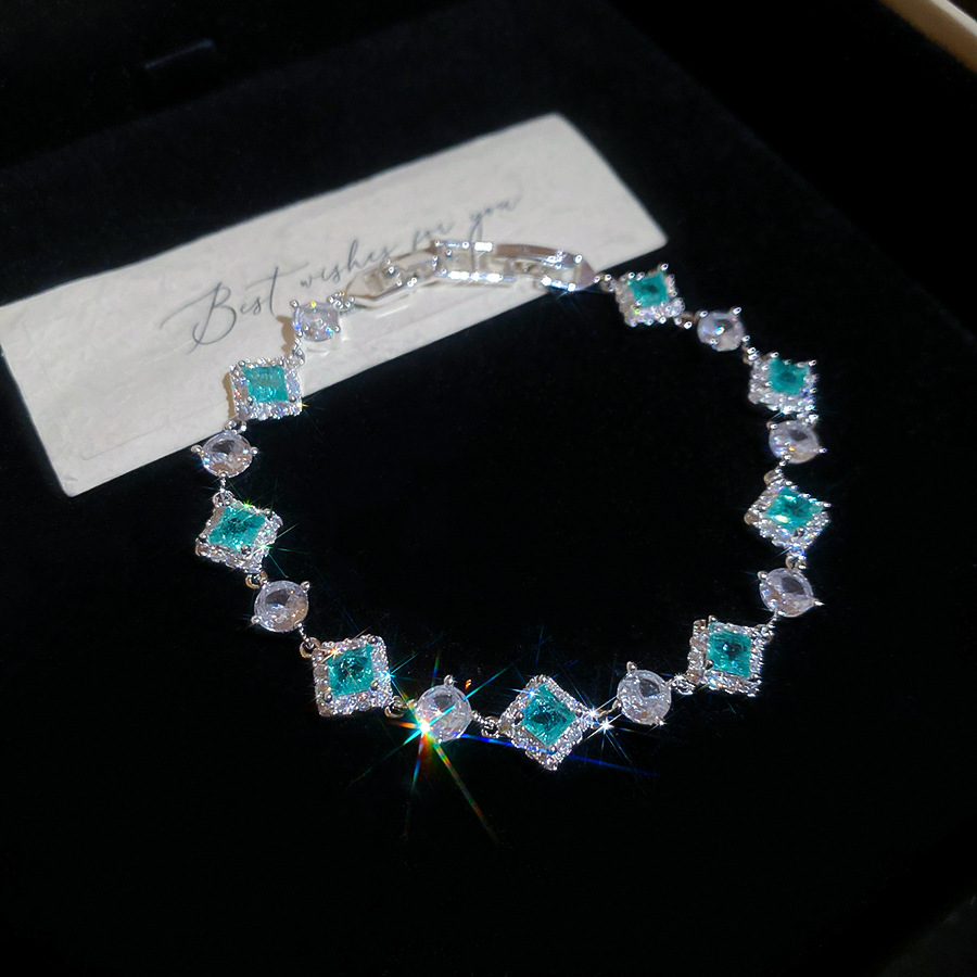 2025 New Zircon Rhombus Buckle Light Luxury Niche High-end Feel Bracelet Minimalist Style Elegant Exquisite Jewelry - view 8