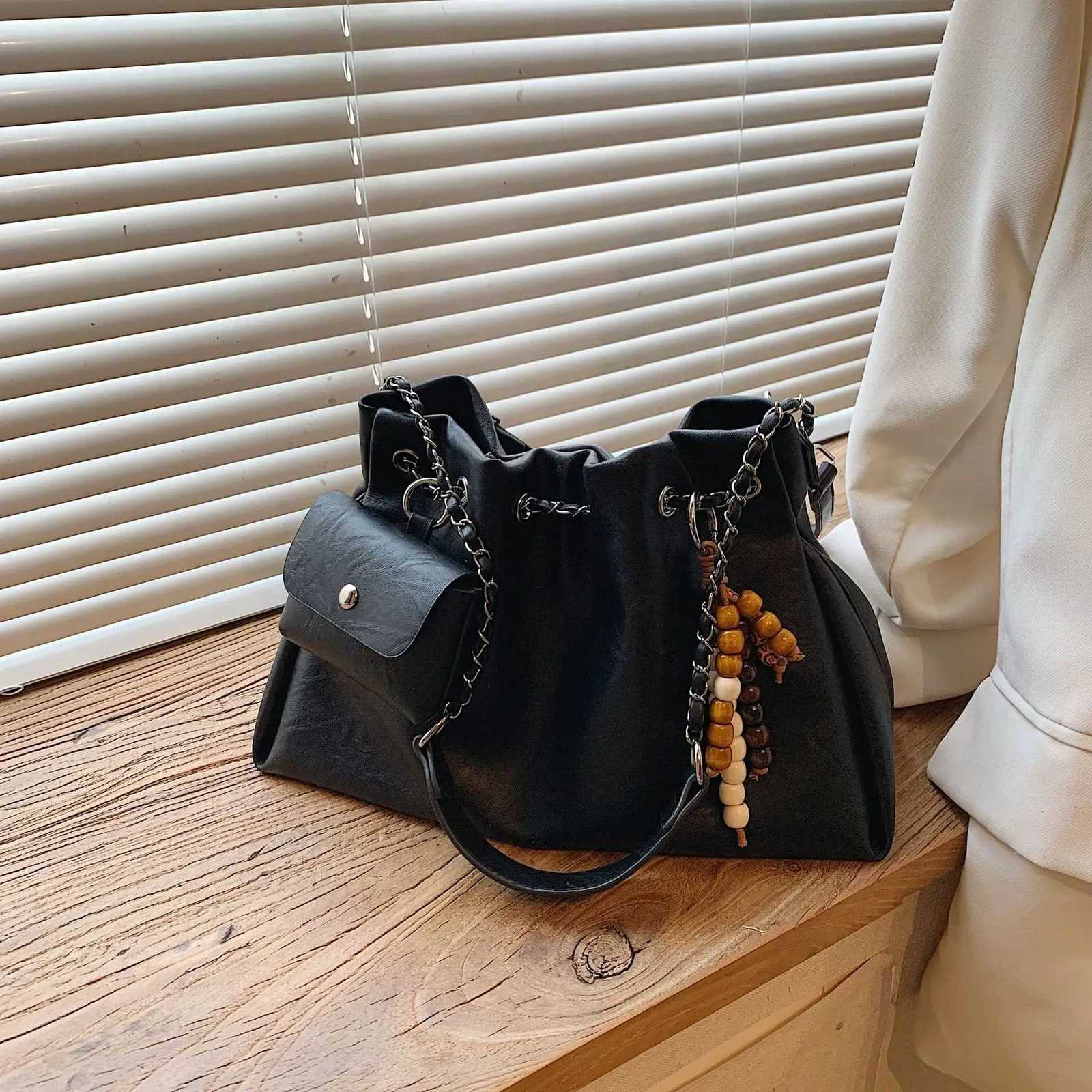 2025 New Trendy Versatile Handbag Niche Drawstring Design Bucket Bag High-end Crossbody BagW251118