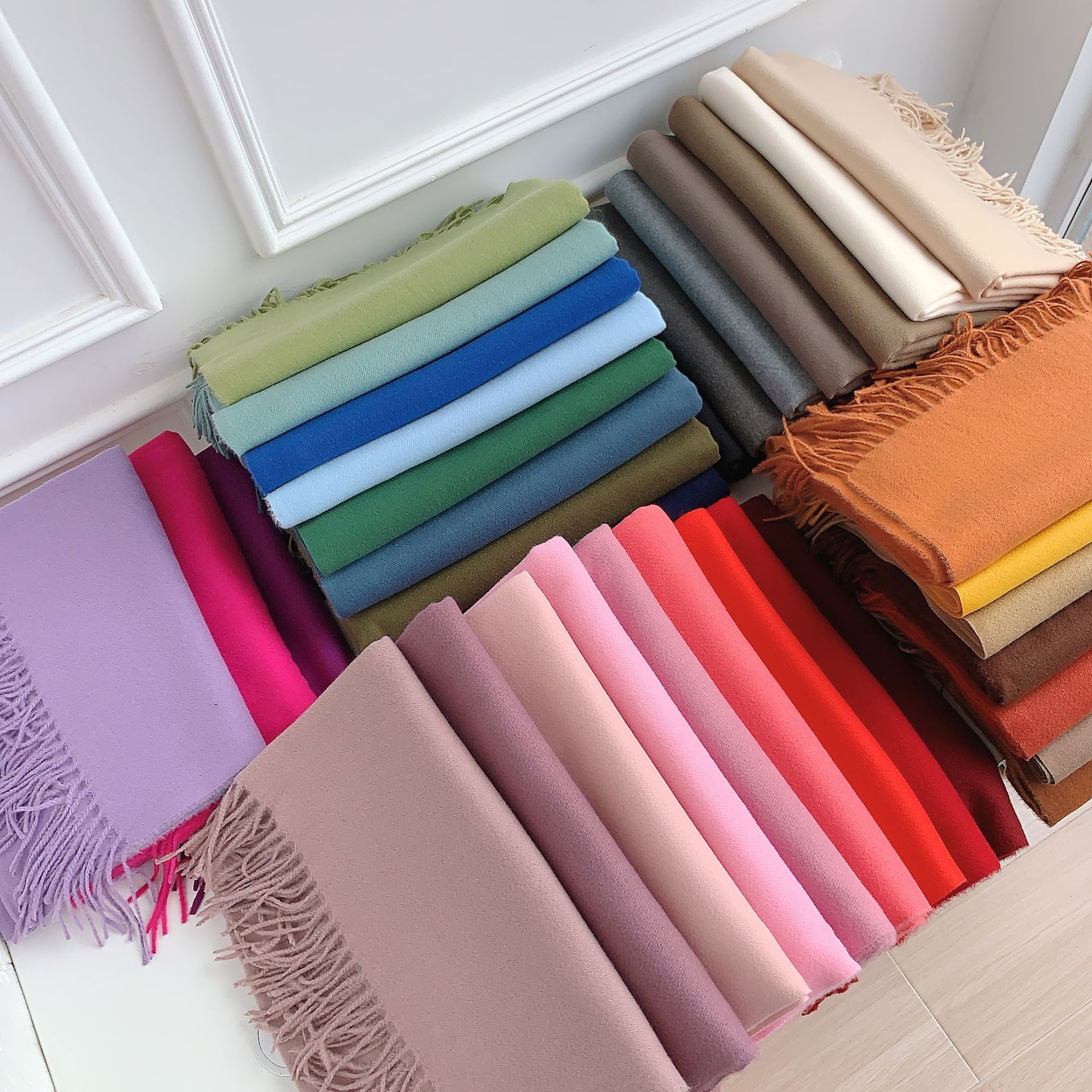 K435 New high-grade imitation cashmere tassel solid color scarf for women in winter Korean style all-match temperament Chinese red scarf wholesale