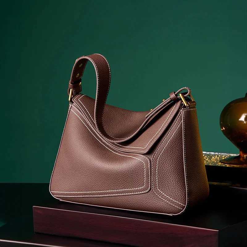 New Cowhide Womens Shoulder Bag Fashion Luxury Geometric Design Women Crossbody Bag Genuine Leather Popular Female HandbagsW251118