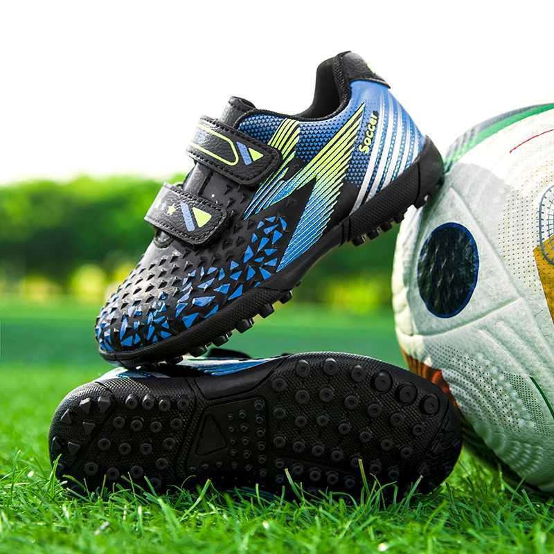 Non-Slip Kids Football Shoes Fast Indoor Professional Football Field Boots Society Cleats Soccer Shoes Children Sneaker Match W251118