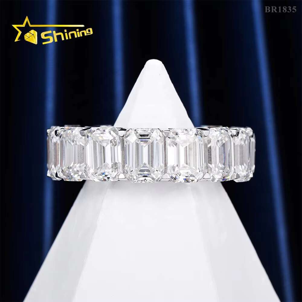 Graceful Sier Gold Plated Women Jewelry Iced Out Classic Emerald Cut Eternity Moissanite Dia Band Ring