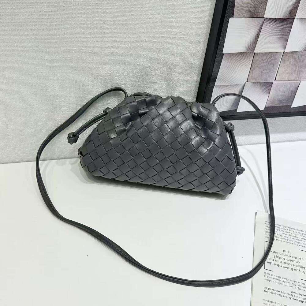 Free shipping designer bags Cross-Border Trendy Hand-Woven Cloud 2025 New European and American Fashion Single Shoulder Crossbody Dumpling Bag