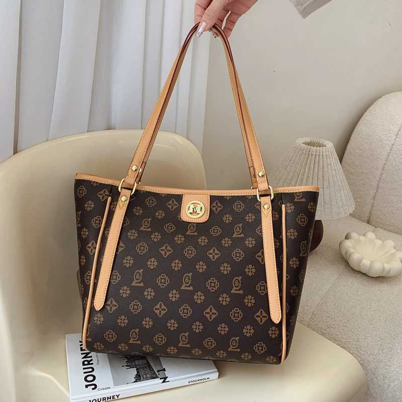 Premium Leather Messenger Bag for Ladies Designed by Famous Designer Luxury Brand Popular Classic Elegant WomenW251118