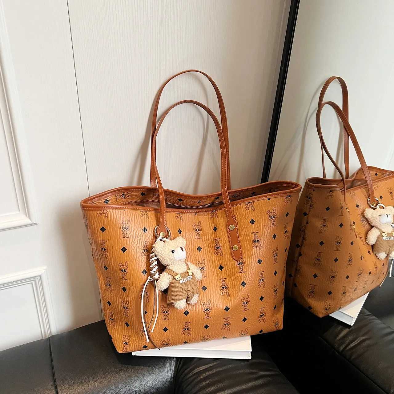 Trendy Commuter Crossbody Bag Women Minimalist Vintage Leather Tote Designer Purse Luxury Solid Color Large Capacity StylishW251118