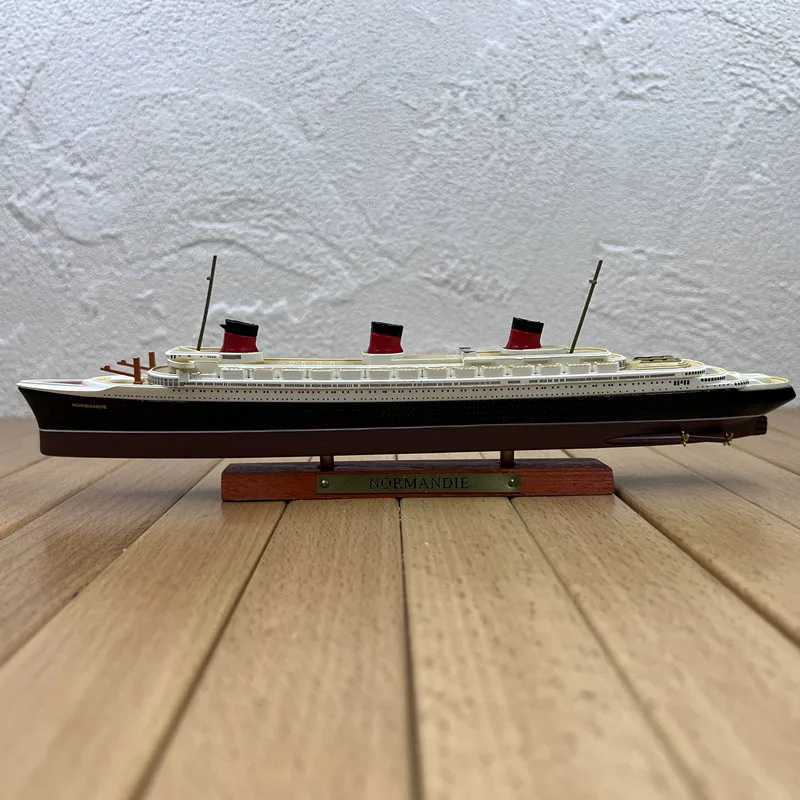1 1250 alloy luxury cruise ship modelclassic ship decorationsoriginal packaging collection giftswholesale C251118