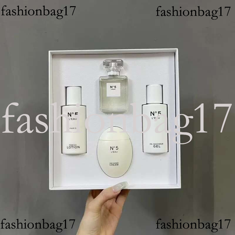 On sale Skin Care 3 in 1 Set Foaming Shower Gel Moisturizing Body Lotion 200ml Hand Cream 50ml Women Bath Sets 3pcs Gift Box High Version Quality Fast