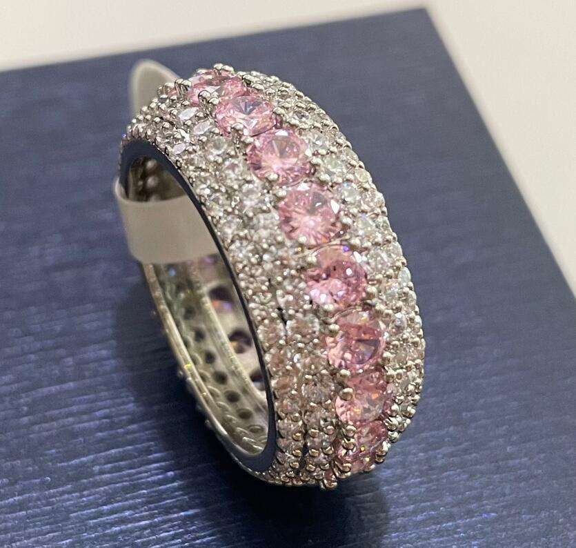 DHCollections HipHop Men's Iced Out Cubic Zirconia Bg Round Ring Golden Siery Color CZ Jewelry Rings Gifts