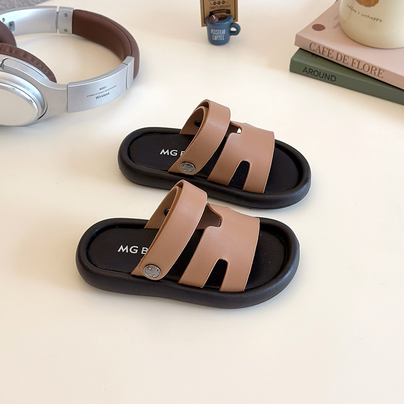 free Shipping Casual sandals Designer soft sole slip on Girls High School Children Leisure beach shoes 2025