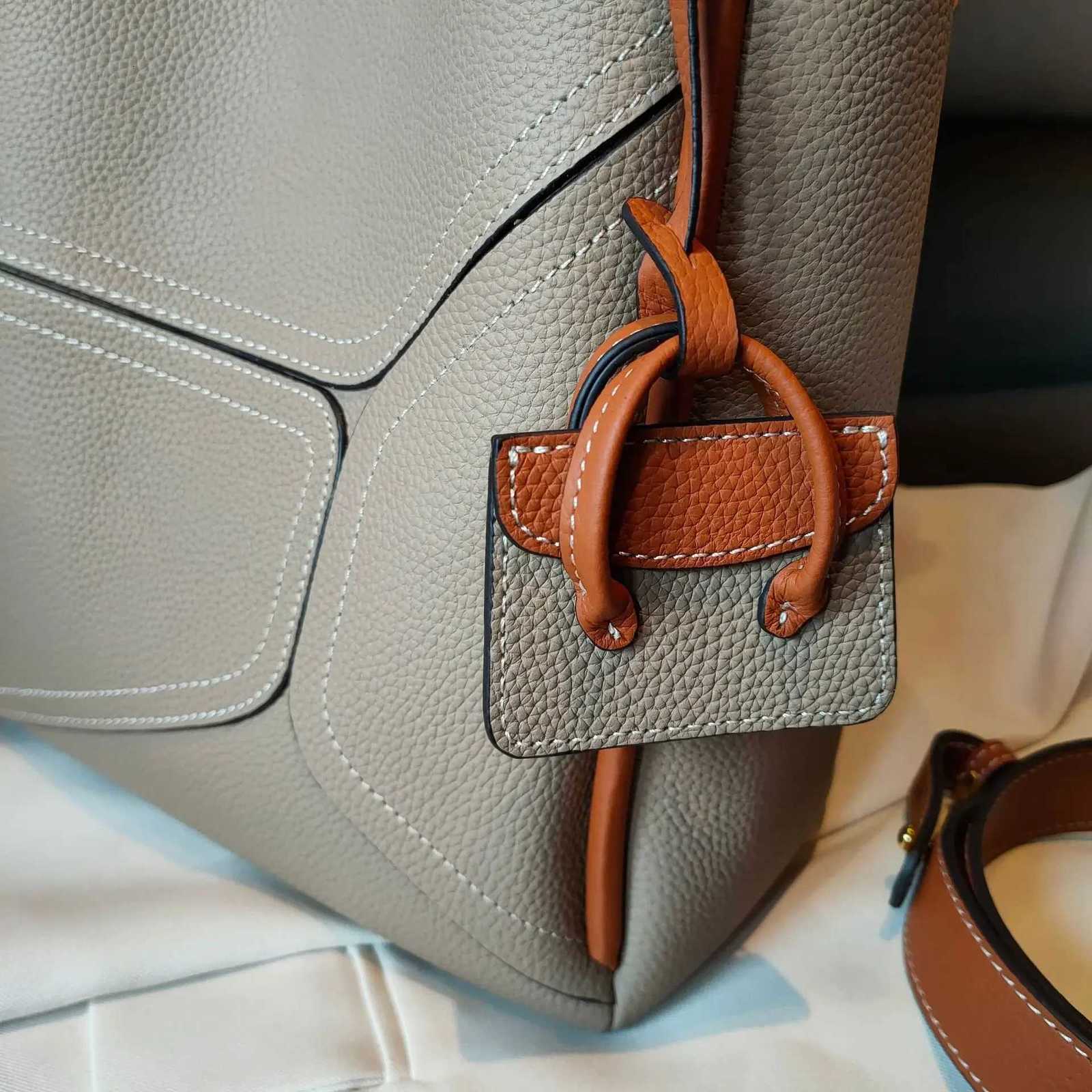 New Luxury Geometric Design Natural Togo Cow Leather Basket Tote Hit-color Big Capacity Womens Handbag Armpit Shoulder PurseW251118