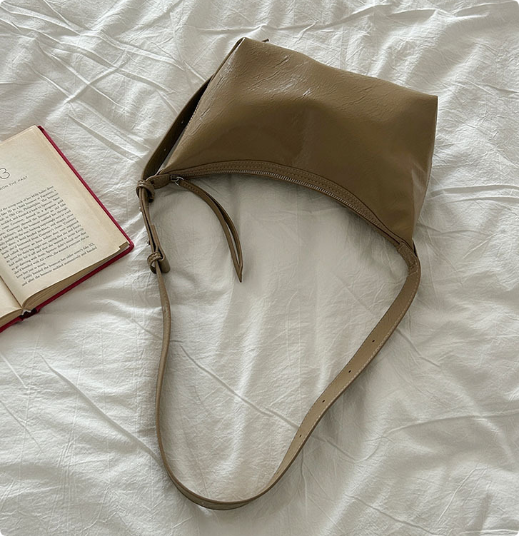 Handbags Bags Pleated Half Moon Bag Wander HOBO Clutch Holding Handbar Shoulder Bag Wallet Leather Banquet Tote Travel Handbag