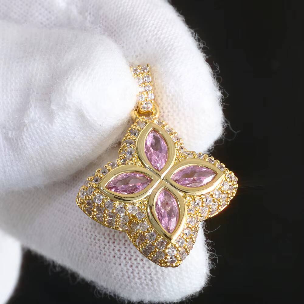 Laboratory cultivation of Moissanite Custom Hip Hop Four-leaf Clover Pendant Iced Out Colorful Cubic Zirconia Design Gold Plated Charm Pendant Fine Je