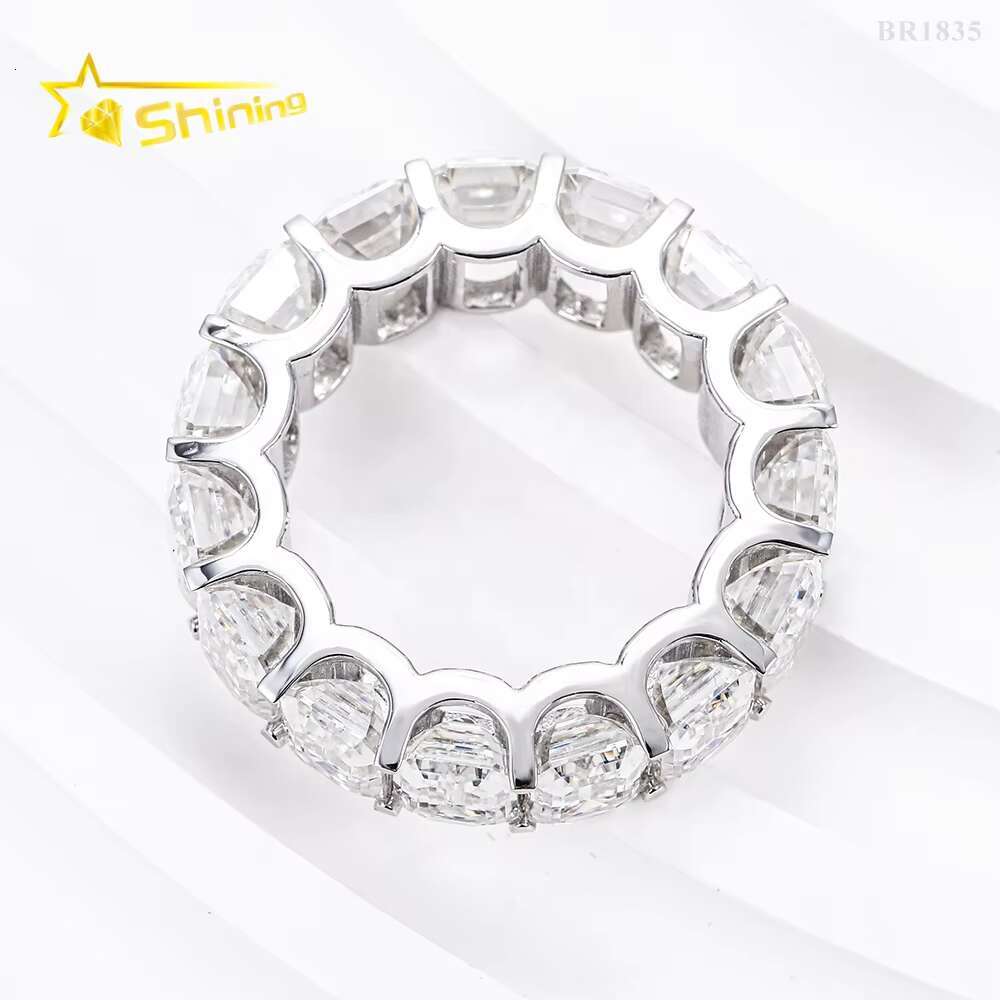 Graceful Sier Gold Plated Women Jewelry Iced Out Classic Emerald Cut Eternity Moissanite Dia Band Ring