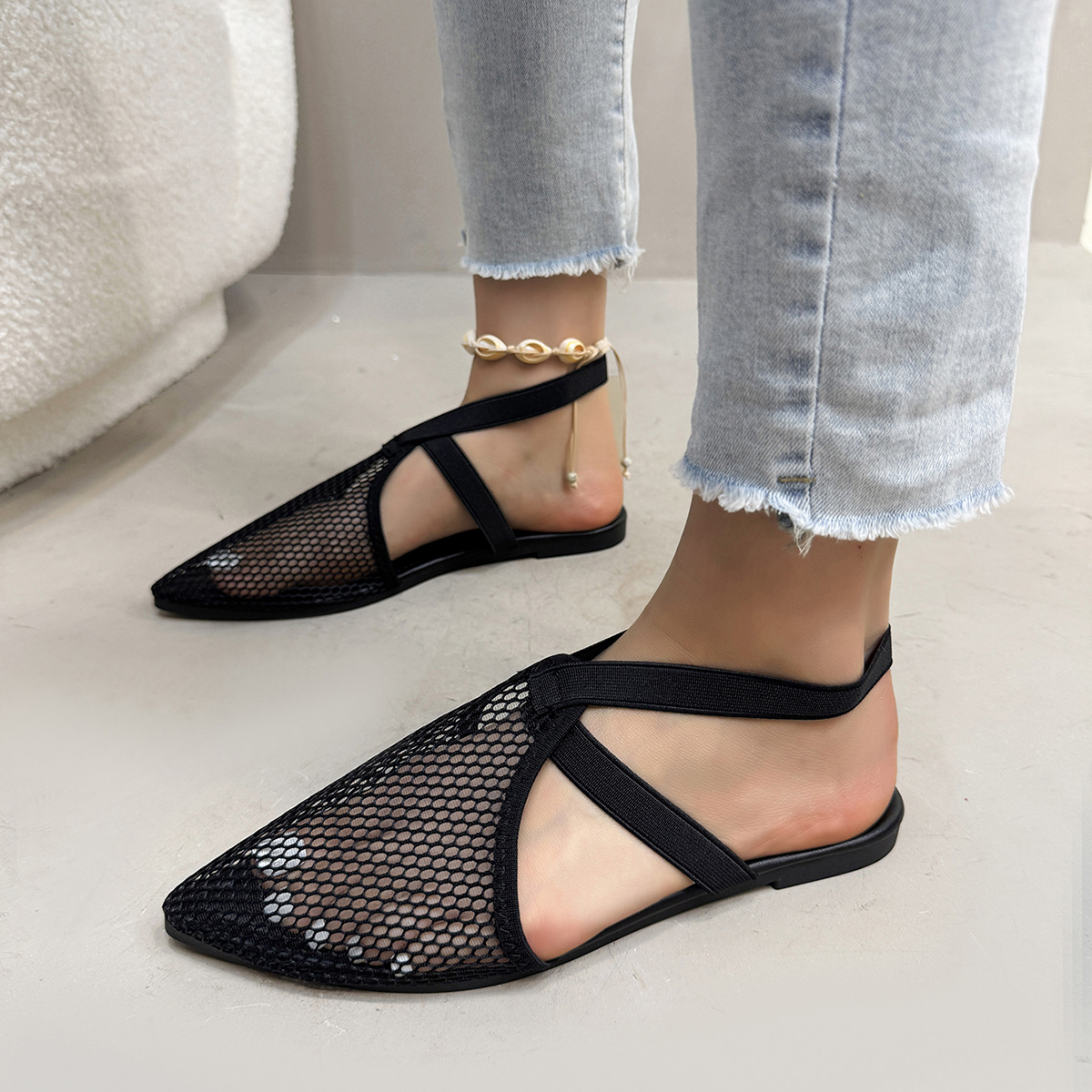 Chic Female Flat Sandals - Durable Design Suitable for Beach Vacations and Casual Day-to-Day Life