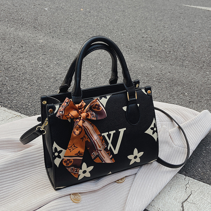 2025 New Elegant Floral Printed Tote Bag for Women Large Capacity Commuter Bag Stylish Minimalist Versatile Crossbody Bag
