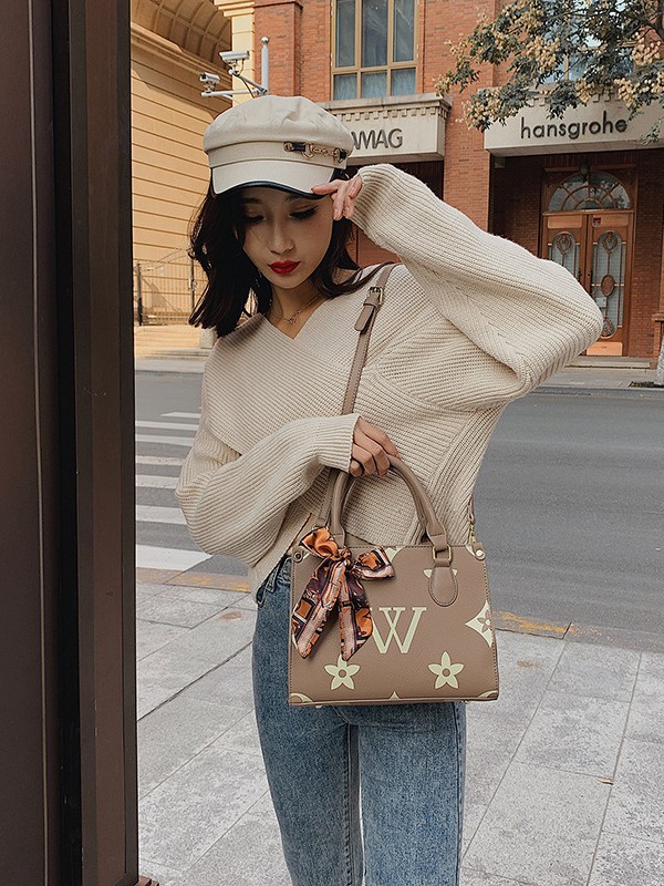 2025 New Elegant Floral Printed Tote Bag for Women Large Capacity Commuter Bag Stylish Minimalist Versatile Crossbody Bag