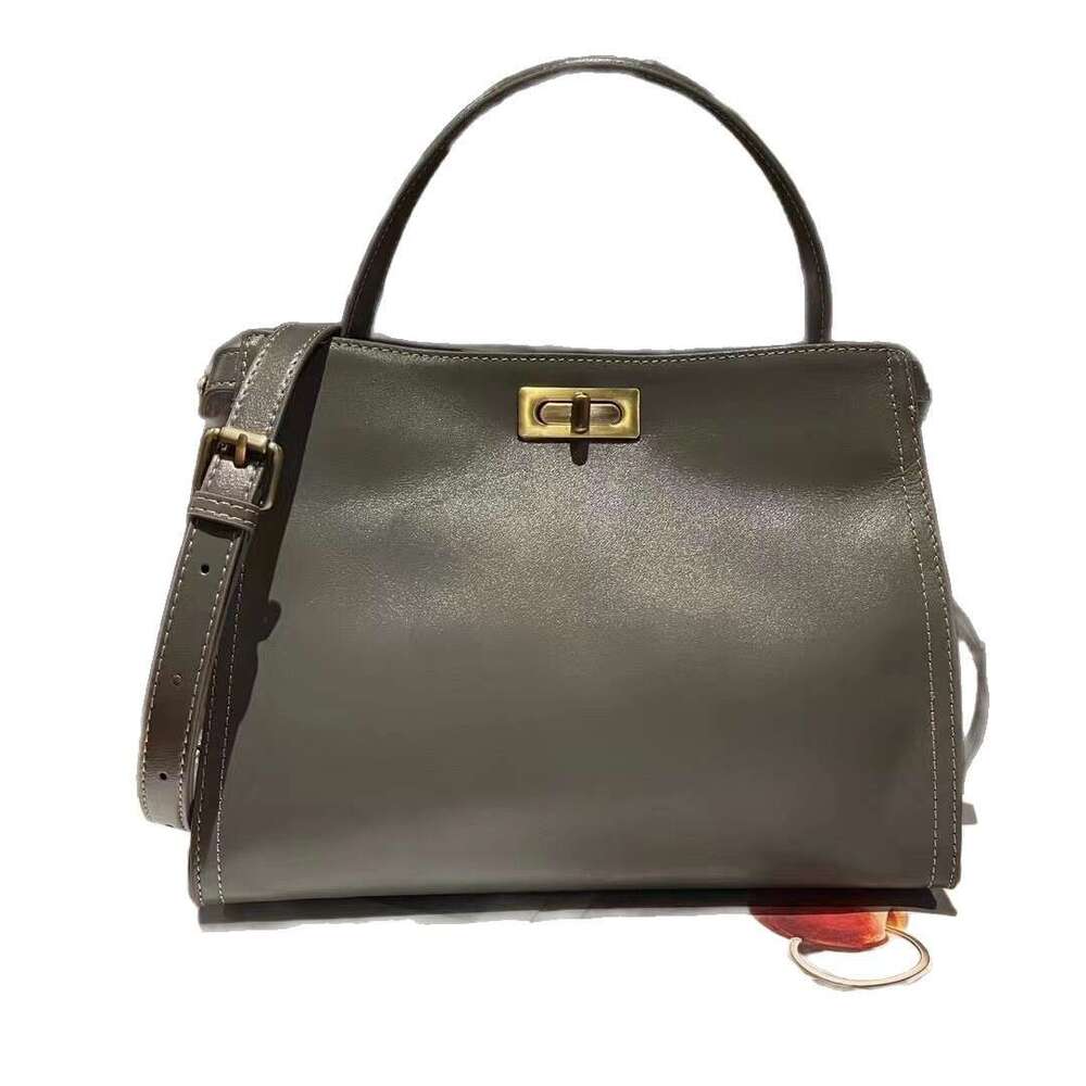 Luxury Bags Designer Vegetable Tanned Shoulder Bags Cowhide Retro Women's Top Handle Bags Hot Sale Cross-Border Export Totes Top Leather Beach Ba