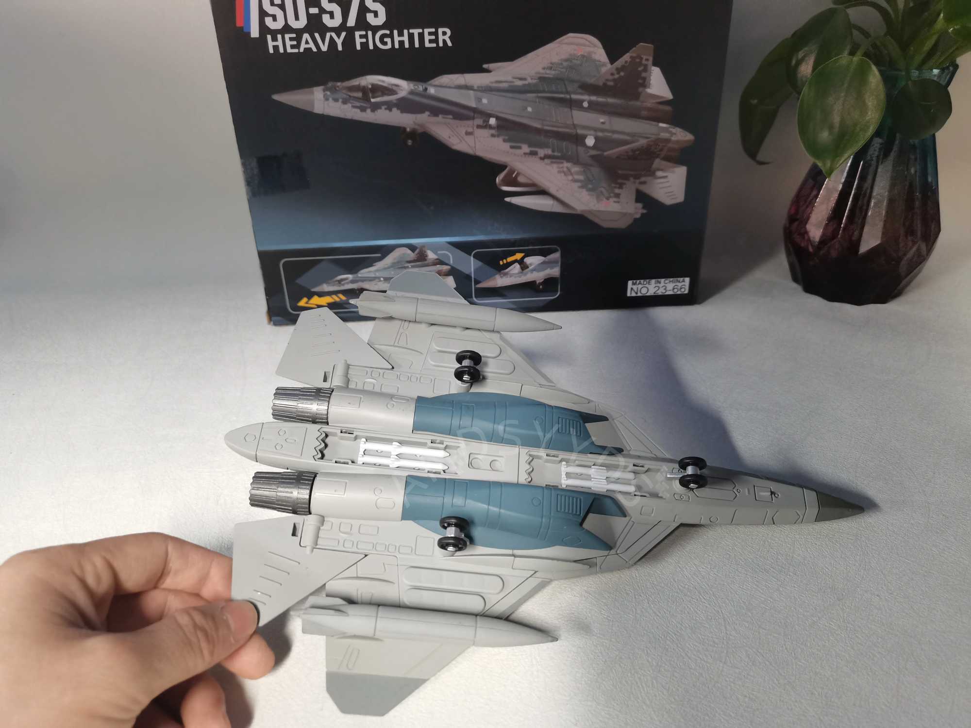 1/100 Scale SU57 Fighter Airplane Model ABS Diecast Aircraft Su-57 Plane Model Toy For Collection Modern Educational Toys build C251118