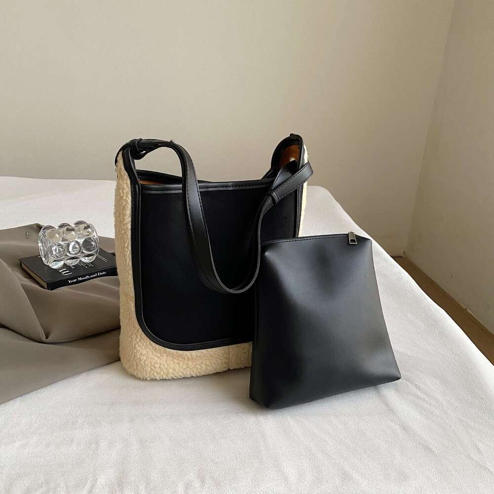 New women's with winter frosted splicing lamb wool large capacity fashionable and high-end sense, shoulder bag, bucket bun, mother bag