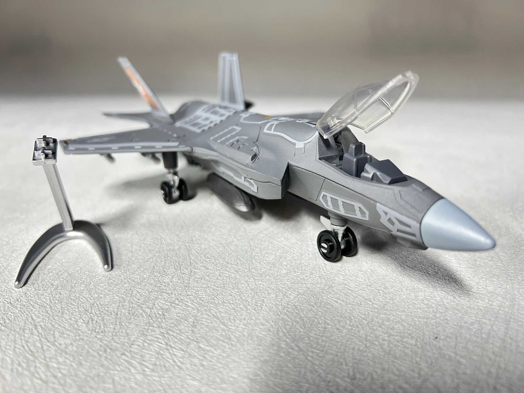 172 Scale Attack Fighter US Air Force F-35 Model DIY Assemble Die-Casting Military Toys Plane Model 3D Puzzle For Collection C251118