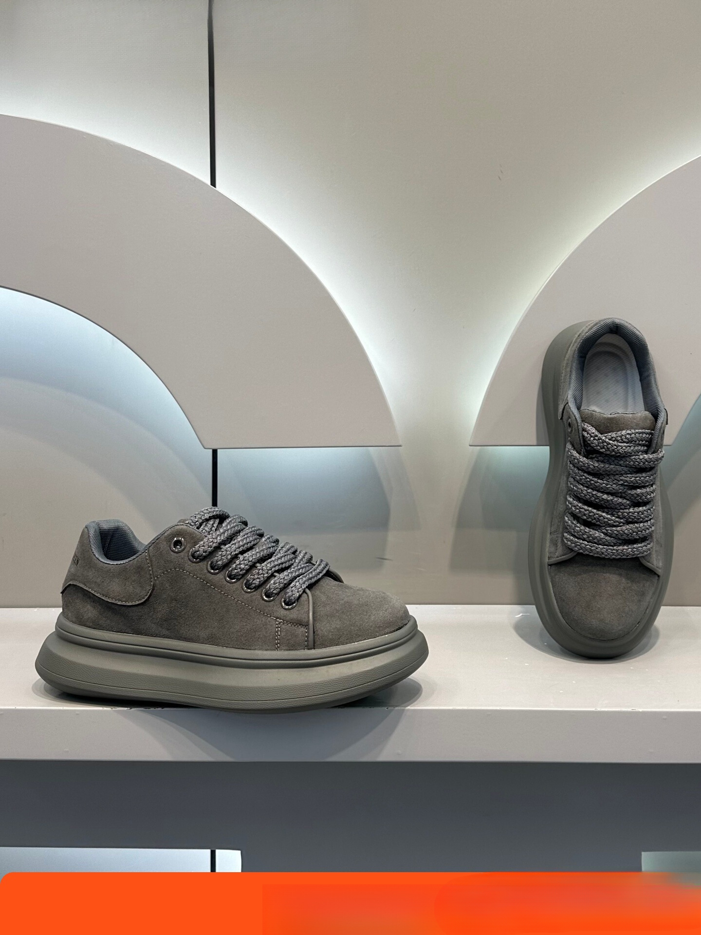 Designer's new leather men's shoes, casual sports shoes, multifunctional thick soled sports shoes, height increasing board shoes